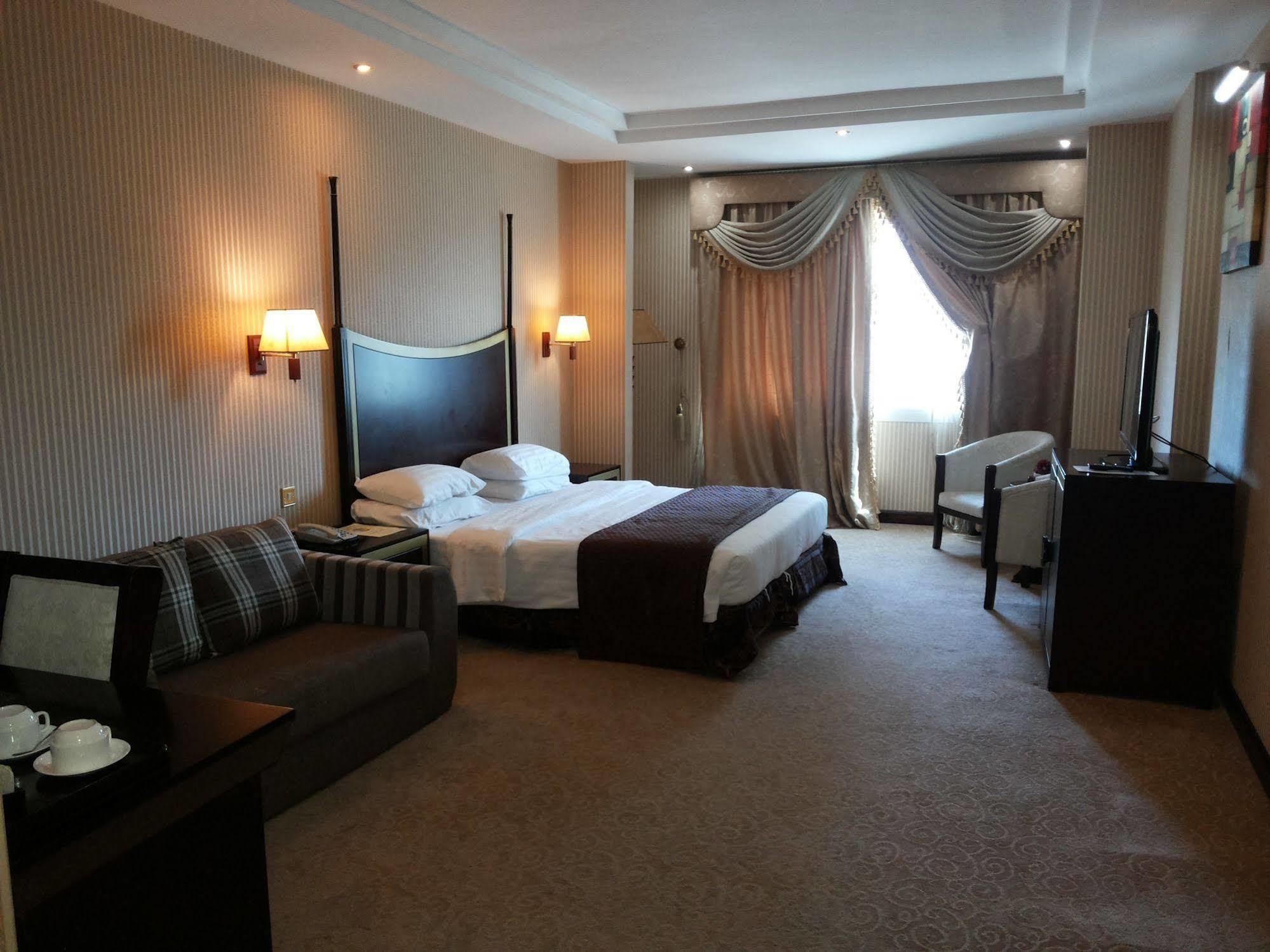 Tourist Hotel Доха Екстер'єр фото