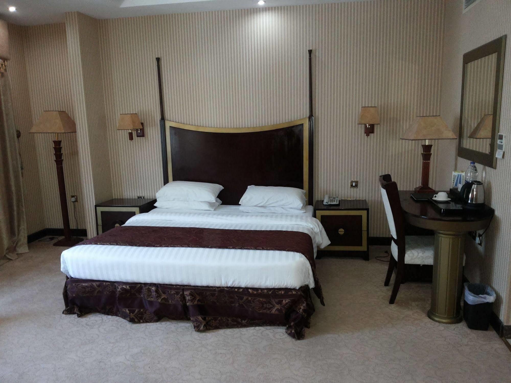 Tourist Hotel Доха Екстер'єр фото